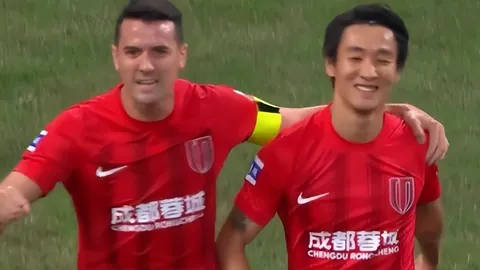 聚焦广州！中国足协年度教练盛宴，宋凯、许基仁领衔出席，共话足球智慧新篇章！